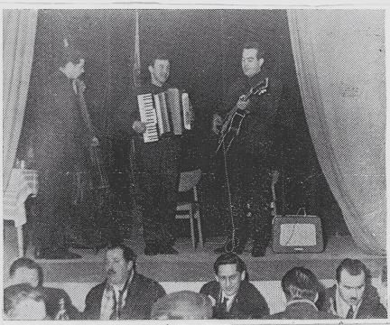 Prvi špil ansambla  Trio DPD 1961 Stane Kastelic kontrabas, Silvo Grmek harm., Hreščak Bogdan kitara, objava v Primorskih novicah